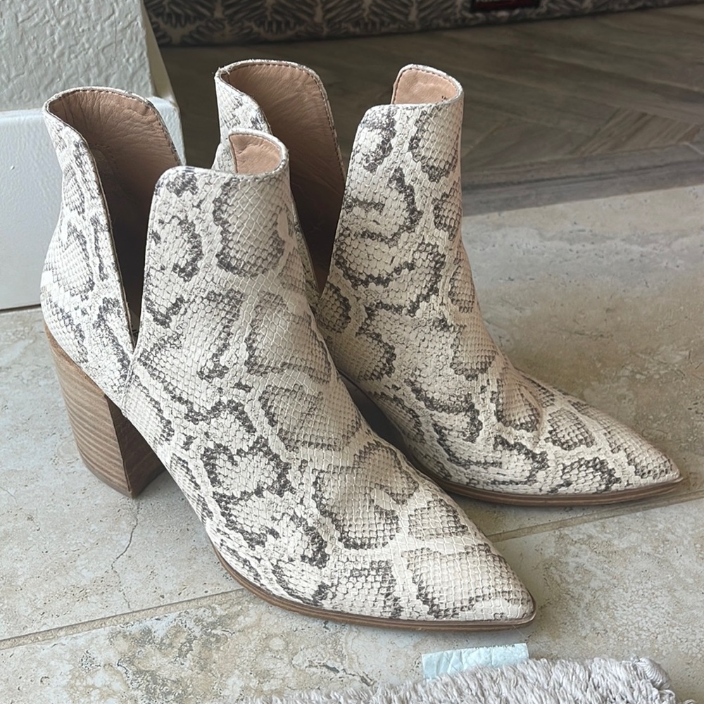 Steve Madden Alyse Snakeskin Booties